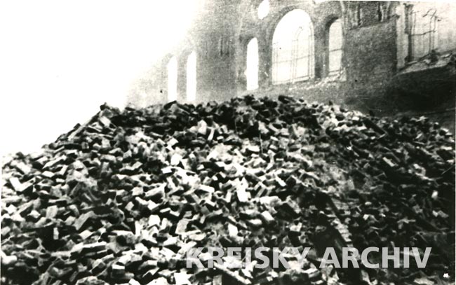 Synagoge in Wien II, Tempelgasse nach dem Novemberpogrom, 1938.