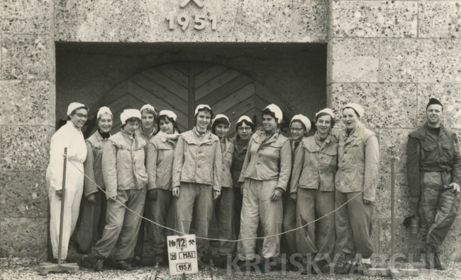 Schulausflug in das Salzbergwerk Hallein im Mai 1957.