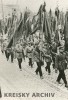 1931: Fahnenblock bei einem Schutzbundaufmarsch auf der Ringstraße.